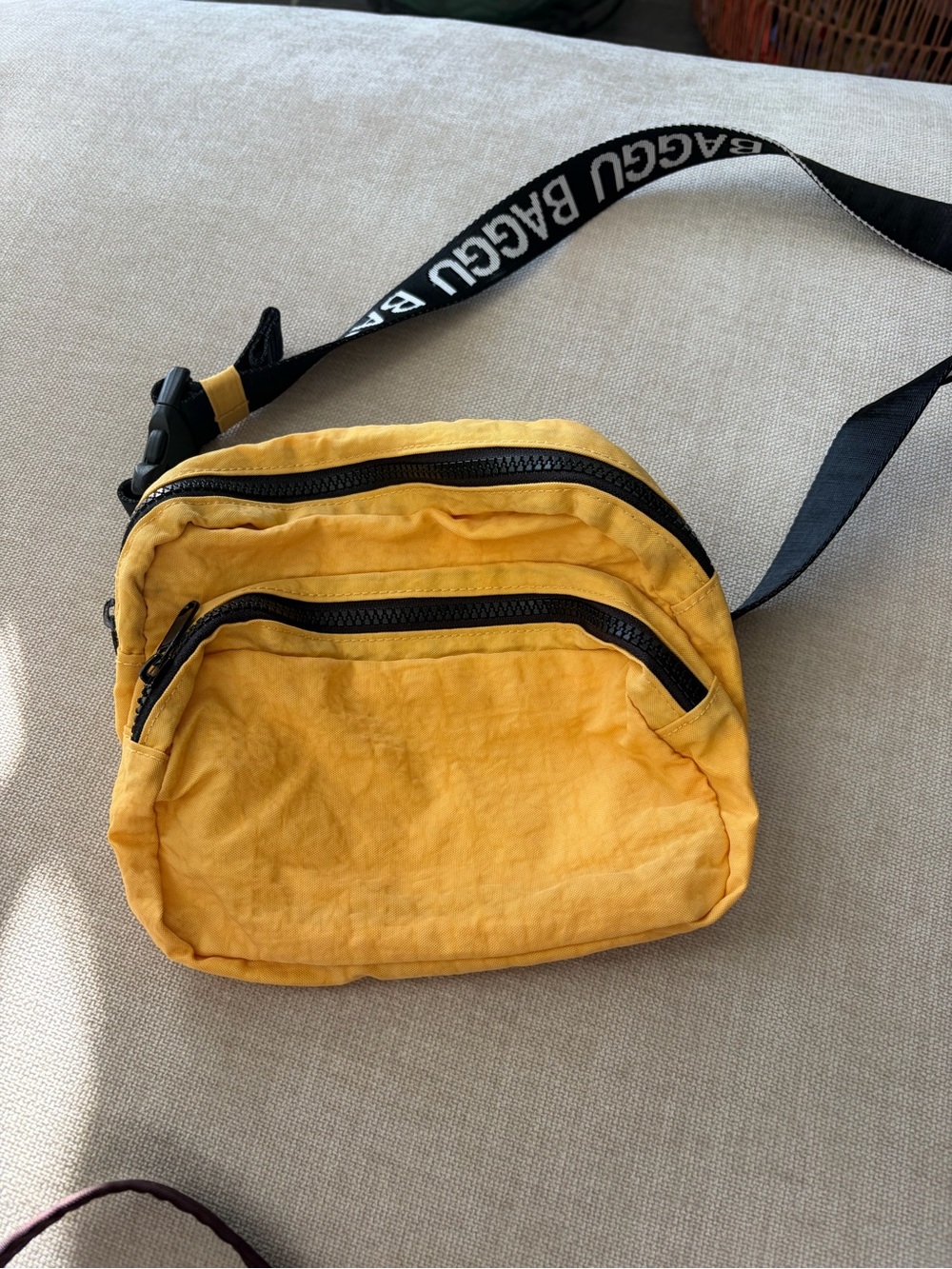 Baggu OG strap marigold fanny EUC